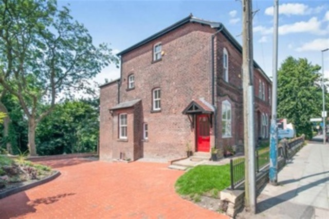  Image of 4 bedroom Detached house to rent in Manchester Road Bury BL9 at Bury, BL9 9NS