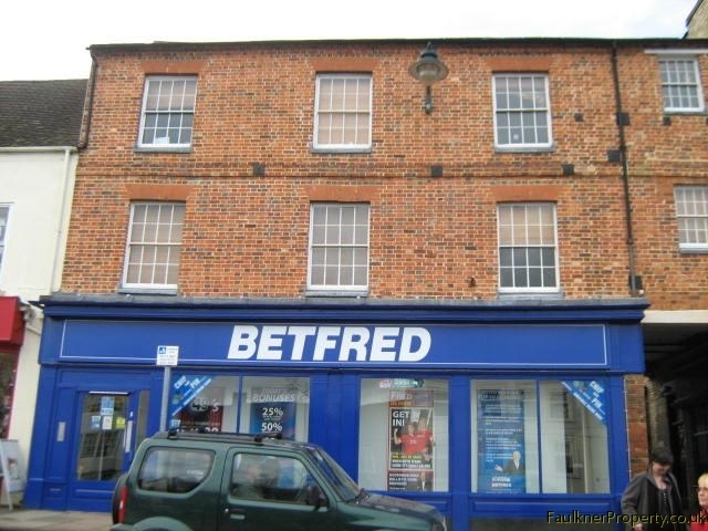  Image of 1 bedroom Apartment to rent in Market Hill Buckingham MK18 at Buckingham, MK18 1JX