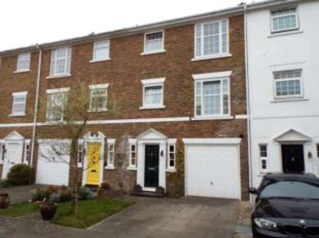  Image of 4 bedroom Terraced house for sale in Heathfield Close Midhurst GU29 at Midhurst West Sussex Midhurst, GU29 9PS