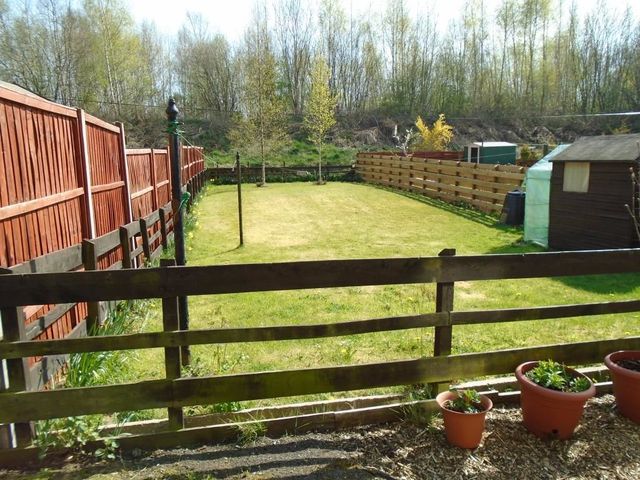  Image of 2 bedroom Flat to rent in Millburn Avenue Dumfries DG1 at Dumfries Dumfries and Galloway Dumfries and Galloway, DG1 4BH