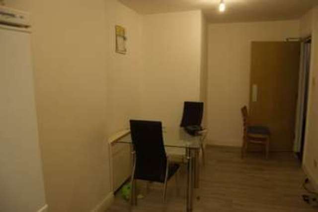  Image of 3 bedroom Flat to rent in Millstone Lane Leicester LE1 at Millstone Lane  Leicester, LE1 5JN