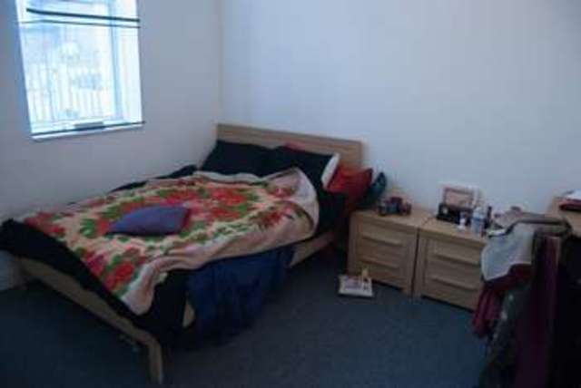  Image of 3 bedroom Flat to rent in Millstone Lane Leicester LE1 at Millstone Lane  Leicester, LE1 5JN