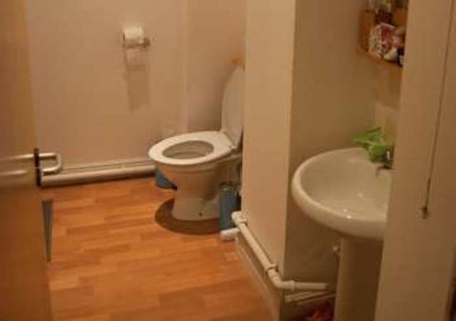  Image of 3 bedroom Flat to rent in Millstone Lane Leicester LE1 at Millstone Lane  Leicester, LE1 5JN