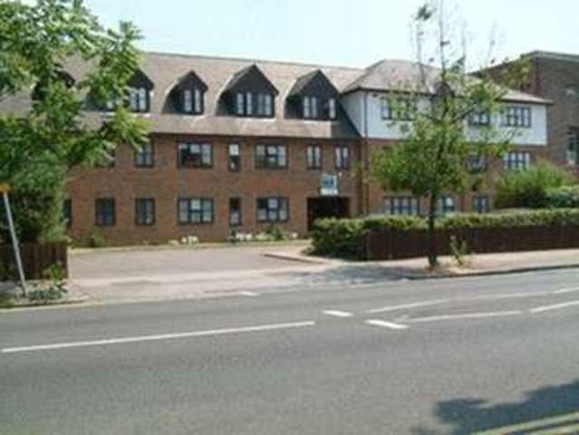 Image of 1 bedroom Retirement Property for sale in Rectory Road Beckenham BR3 at 95 Rectory Road  Beckenham, BR3 1XF
