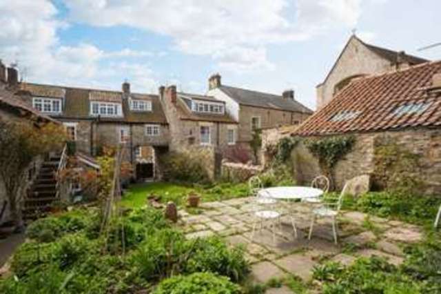  Image of 5 bedroom Property for sale in Potter Hill Pickering YO18 at 39 Potter Hill  Pickering, YO18 8AD