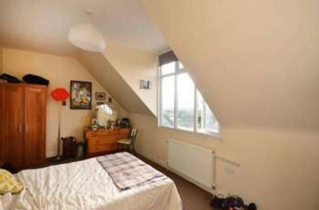  Image of 3 bedroom Flat to rent in Mount View Road London N4 at Mount View Road  London, N4 4SL