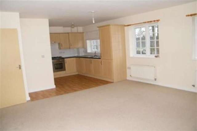  Image of 2 bedroom Flat to rent in Courthouse Road Tetbury GL8 at Tetbury, GL8 8SZ