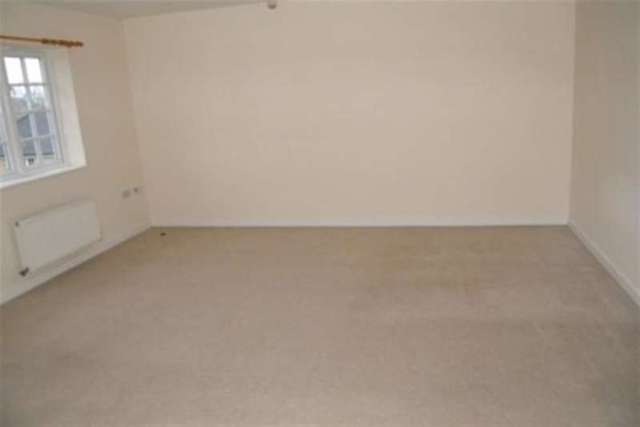  Image of 2 bedroom Flat to rent in Courthouse Road Tetbury GL8 at Tetbury, GL8 8SZ