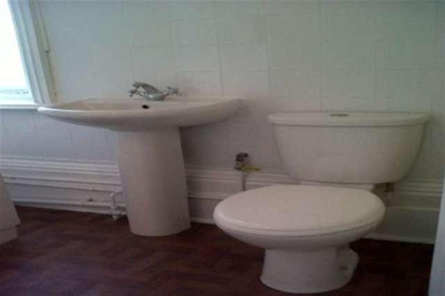  Image of 1 bedroom Flat to rent in New Dover Road Canterbury CT1 at Canterbury, CT1 3DZ