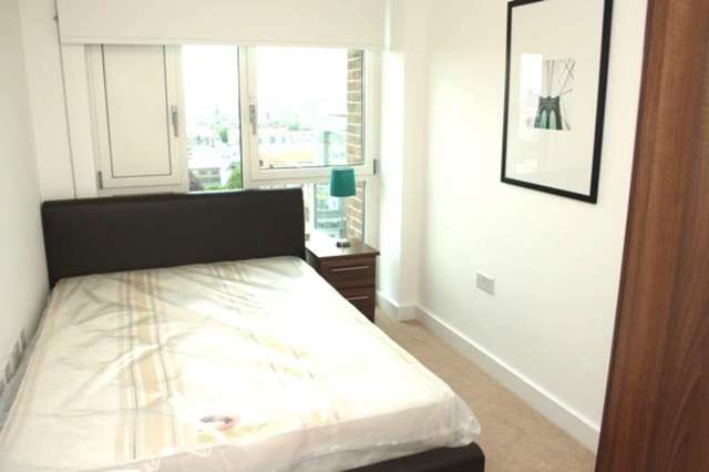  Image of 3 bedroom Flat to rent in Jefferson Plaza London E3 at Marner Point  Bow, E3 3QB