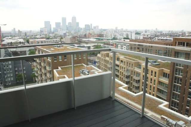  Image of 3 bedroom Flat to rent in Jefferson Plaza London E3 at Marner Point  Bow, E3 3QB