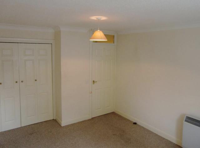  Image of 1 bedroom Apartment to rent in Brockhurst Road Gosport PO12 at Norfolk House 130 Brockhurst Road Gosport, PO12 3BA