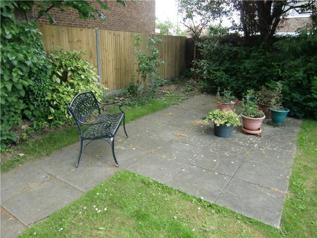  Image of 1 bedroom Apartment to rent in Brockhurst Road Gosport PO12 at Norfolk House 130 Brockhurst Road Gosport, PO12 3BA