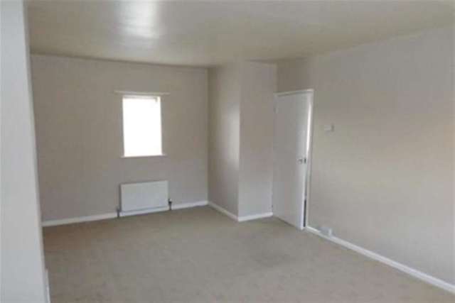  Image of 3 bedroom Semi-Detached house to rent in Oak Avenue Blidworth Mansfield NG21 at Mansfield, NG21 0TN