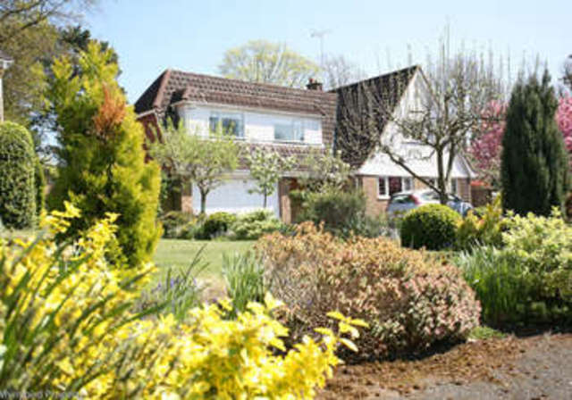  Image of 4 bedroom Detached house to rent in Oakhurst Maidenhead SL6 at Maidenhead Berkshire Maidenhead, SL6 8HY