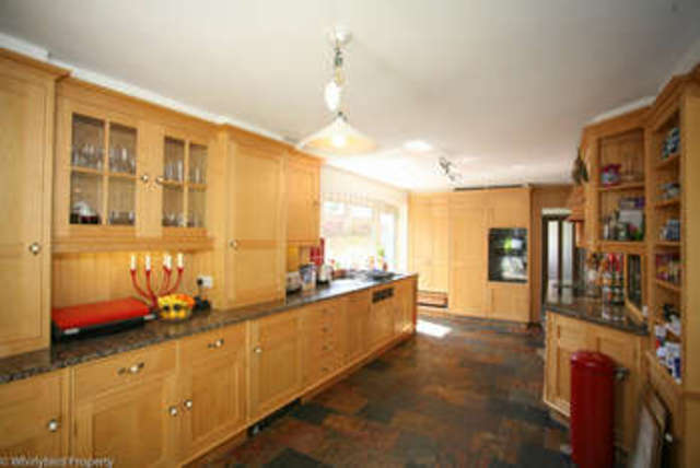  Image of 4 bedroom Detached house to rent in Oakhurst Maidenhead SL6 at Maidenhead Berkshire Maidenhead, SL6 8HY