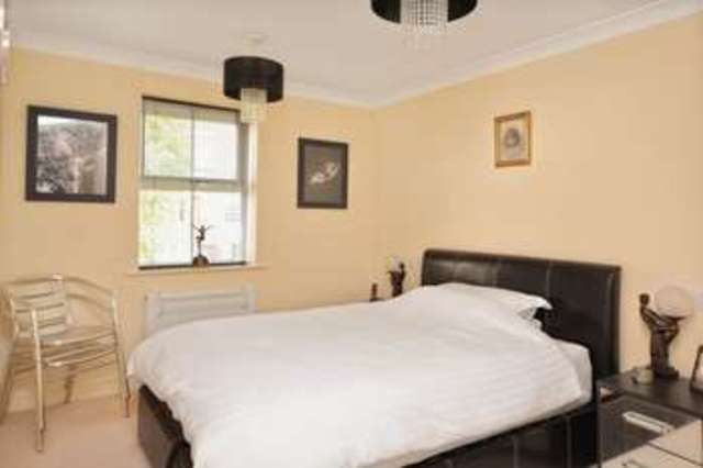  Image of 2 bedroom Flat for sale in Ock Bridge Place Abingdon OX14 at Ock Bridge Place  Abingdon, OX14 5FW