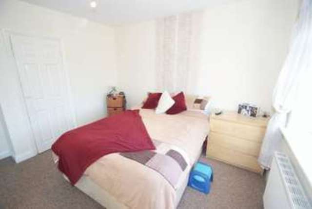  Image of 4 bedroom Semi-Detached house to rent in Orchard Close South Ockendon RM15 at Orchard Close  South Ockendon, RM15 6HS