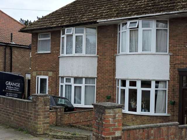  Image of 3 bedroom Detached house to rent in Oulton Road Ipswich IP3 at Ipswich, IP3 0QD
