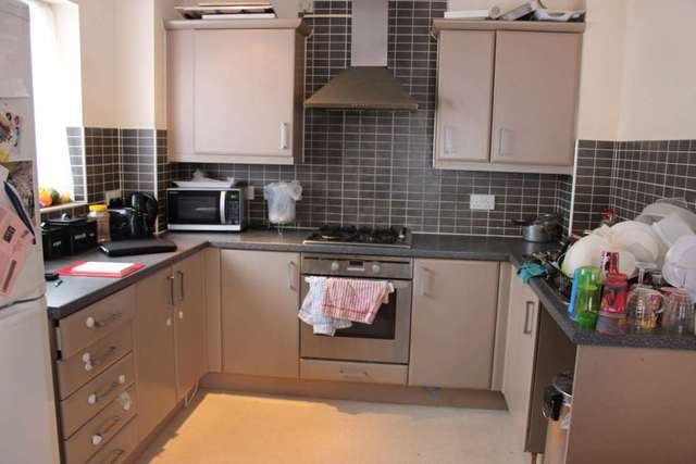  Image of 2 bedroom Apartment for sale in Pettacre Close London SE28 at Paddle Steamer House  London, SE28 0PD