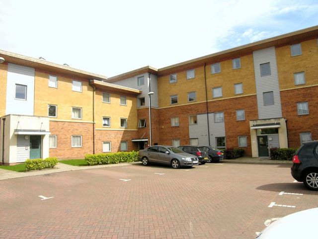  Image of 2 bedroom Flat for sale in Millicent Grove London N13 at Millicent Grove  Palmers Green, N13 6HQ