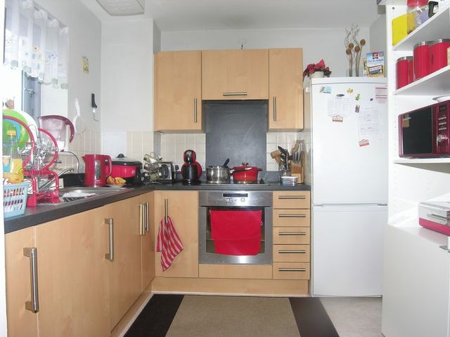  Image of 2 bedroom Flat for sale in Millicent Grove London N13 at Millicent Grove  Palmers Green, N13 6HQ