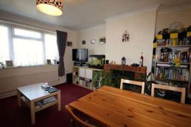  Image of 1 bedroom Flat for sale in Park Close Markyate St. Albans AL3 at Park Close Markyate St. Albans, AL3 8RG