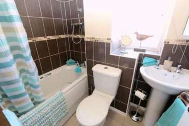  Image of 2 bedroom Terraced house for sale in Pasture View Kingswood Hull HU7 at Pasture View Kingswood Hull, HU7 3AH