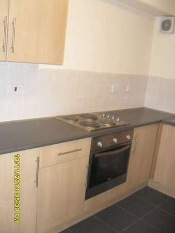  Image of 4 bedroom Property to rent in Pluto Close Salford M6 at Pluto Close Room 2 Salford, M6 6HF