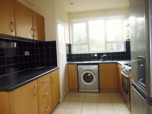  Image of 2 bedroom Flat to rent in Portland Road London SE25 at Portland Road  London, SE25 4QB