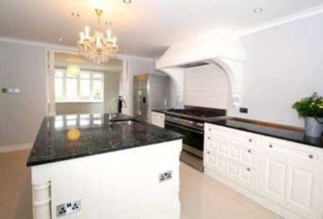  Image of 4 bedroom Detached house to rent in Portway Wells BA5 at Portway  Wells, BA5 2BH