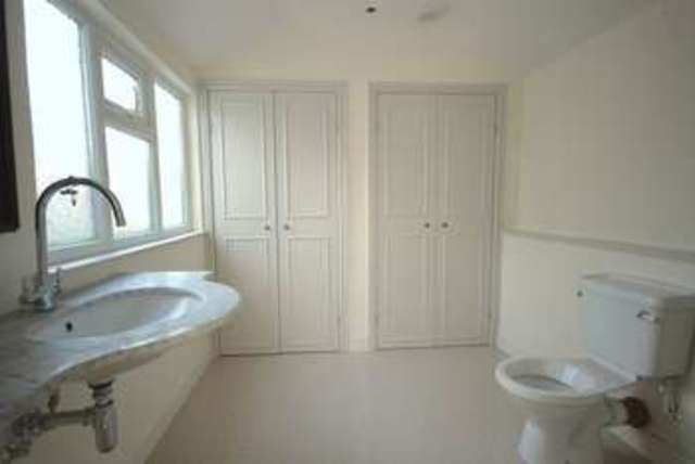  Image of 4 bedroom Detached house to rent in Portway Wells BA5 at Portway  Wells, BA5 2BH