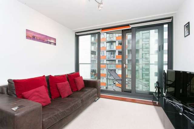  Image of 1 bedroom Apartment for sale in Blackwall Way London E14 at Blackwall Way  London, E14 9GN
