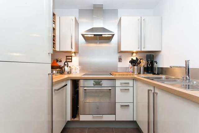  Image of 1 bedroom Apartment for sale in Blackwall Way London E14 at Blackwall Way  London, E14 9GN