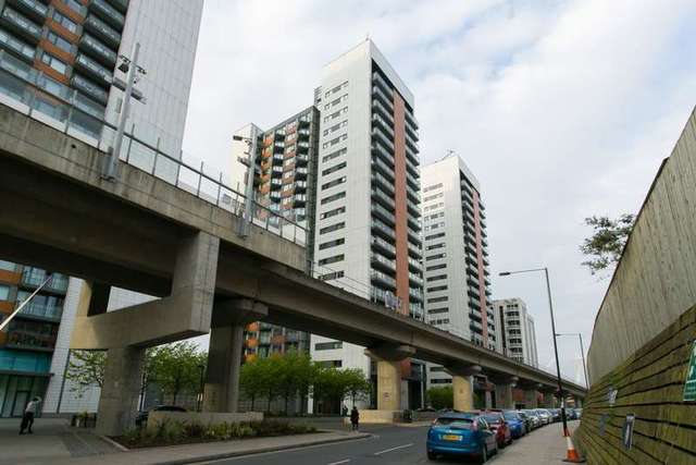  Image of 1 bedroom Apartment for sale in Blackwall Way London E14 at Blackwall Way  London, E14 9GN