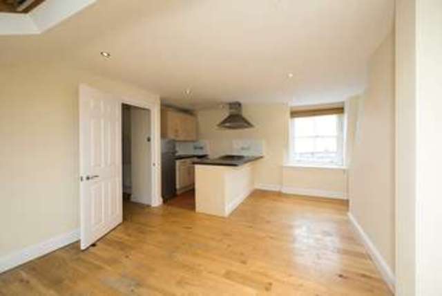  Image of 2 bedroom Flat for sale in Queenstown Road London SW8 at South Lambeth London Wandsworth Road, SW8 3QE