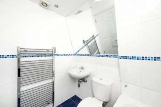  Image of 2 bedroom Flat for sale in Queenstown Road London SW8 at South Lambeth London Wandsworth Road, SW8 3QE