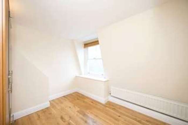  Image of 2 bedroom Flat for sale in Queenstown Road London SW8 at South Lambeth London Wandsworth Road, SW8 3QE