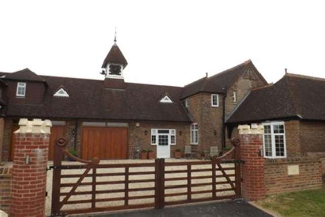  Image of 5 bedroom Detached house to rent in Bob Lane Twineham Haywards Heath RH17 at Haywards Heath, RH17 5NH