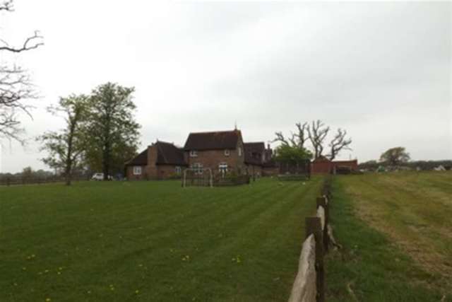  Image of 5 bedroom Detached house to rent in Bob Lane Twineham Haywards Heath RH17 at Haywards Heath, RH17 5NH