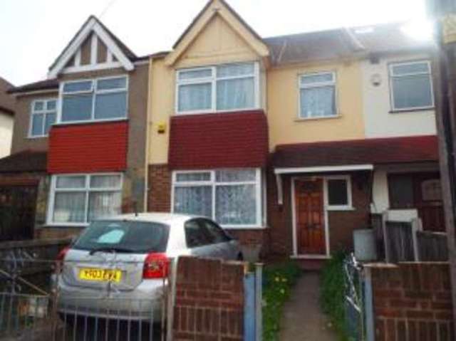  Image of 3 bedroom Terraced house for sale in Edmund Road Rainham RM13 at Rainham  South Hornchurch, RM13 8LX