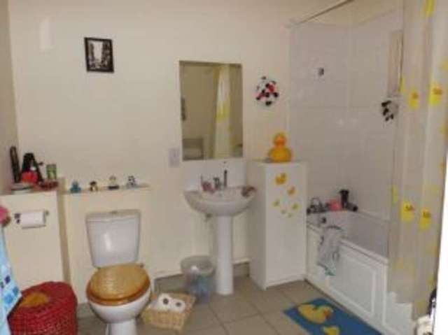  Image of 2 bedroom Flat for sale in Raleigh Street Nottingham NG7 at Raleigh Street Nottingham Nottingham, NG7 4DN