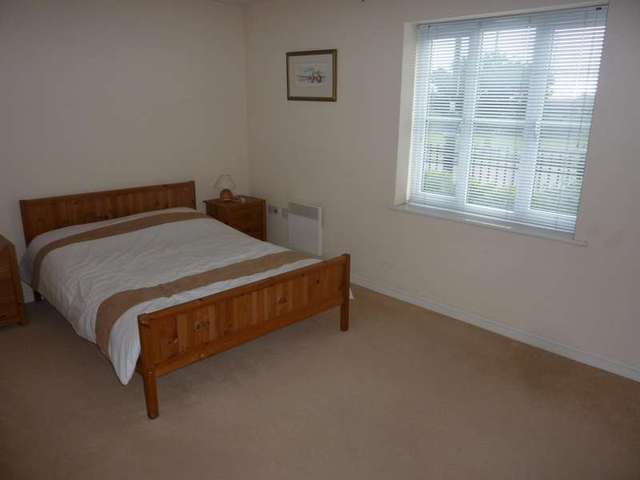  Image of 2 bedroom Flat to rent in Ravenswood Avenue Ipswich IP3 at Ipswich, IP3 9TR