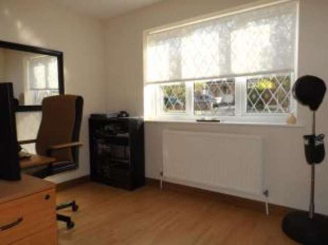  Image of 4 bedroom Detached house for sale in Warwick Road Rayleigh SS6 at Rayleigh Essex Rayleigh, SS6 8UJ