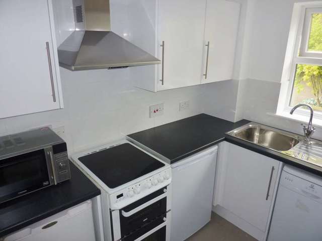  Image of 1 bedroom Flat to rent in Redwood Close Watford WD19 at Redwood Close South Oxhey Watford, WD19 6SE
