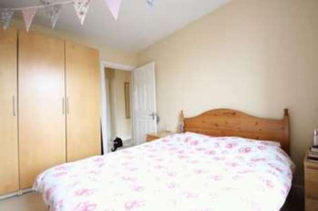  Image of 1 bedroom Property for sale in Richborne Terrace London SW8 at Richborne Terrace  London, SW8 1AX