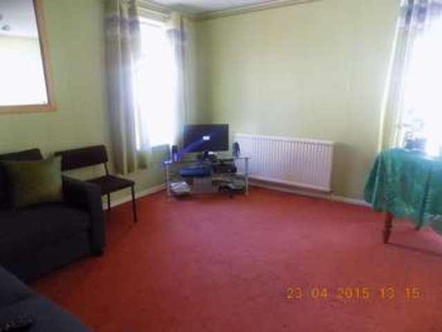  Image of Property to rent in Rochfords Gardens Slough SL2 at Rochfords Gardens  Slough, SL2 5XF