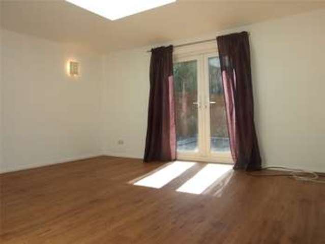  Image of 3 bedroom Detached house to rent in Rosedale Crescent Earley Reading RG6 at Earley Reading Woodley, RG6 1AS