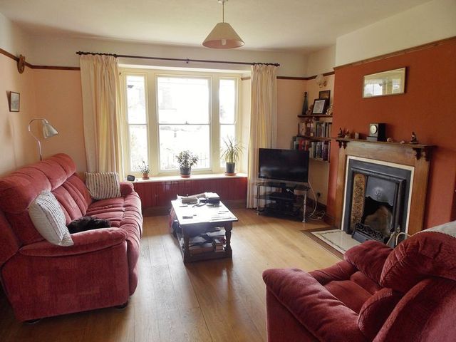  Image of 4 bedroom Terraced house for sale in Rossiters Hill Frome BA11 at Rossiters Hill  Frome, BA11 4AL