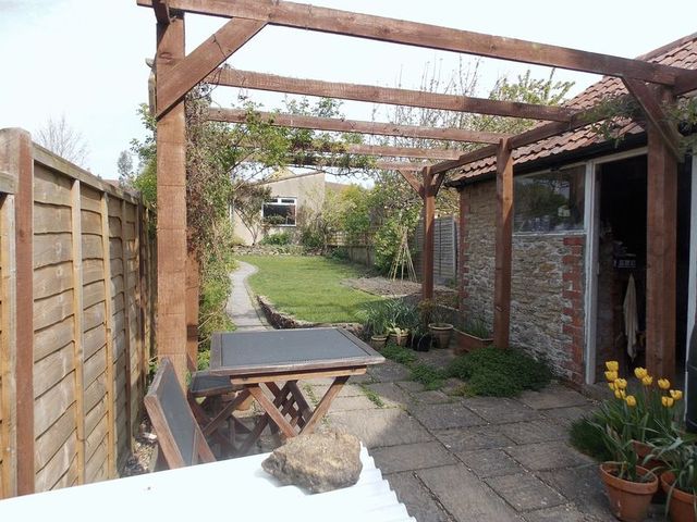 Image of 4 bedroom Terraced house for sale in Rossiters Hill Frome BA11 at Rossiters Hill  Frome, BA11 4AL